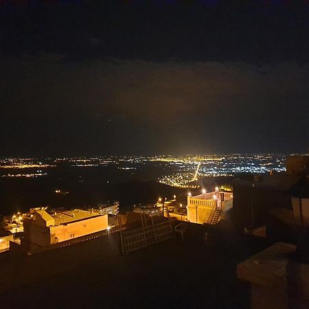 Mardin Tarihi Ulu Cami Yani, Tarihi Konak Esterno foto