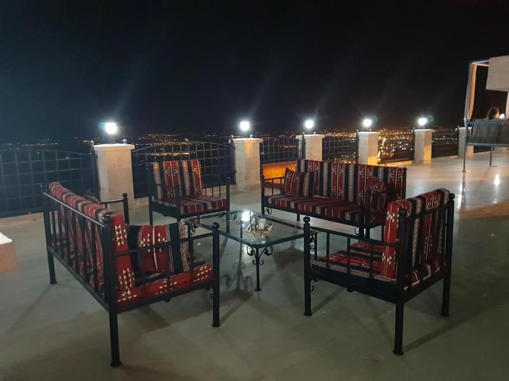 Mardin Tarihi Ulu Cami Yani, Tarihi Konak Esterno foto