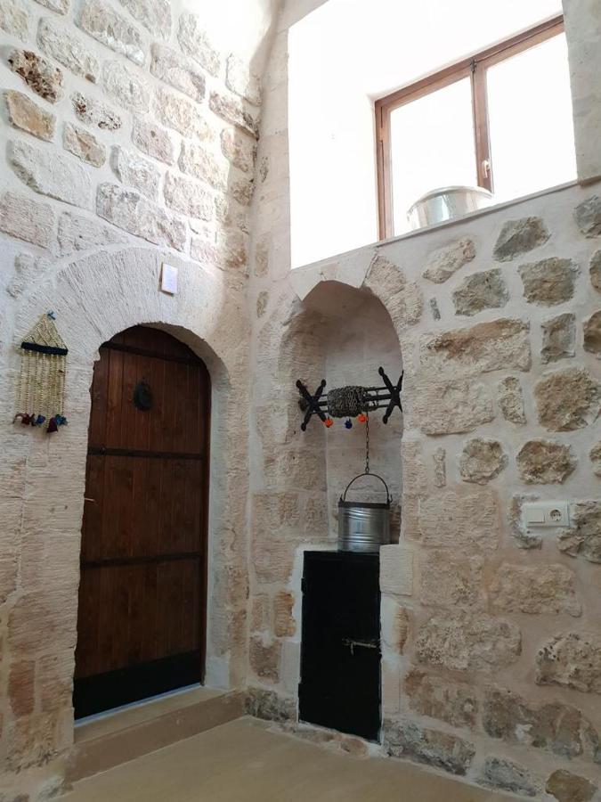 Mardin Tarihi Ulu Cami Yani, Tarihi Konak Esterno foto