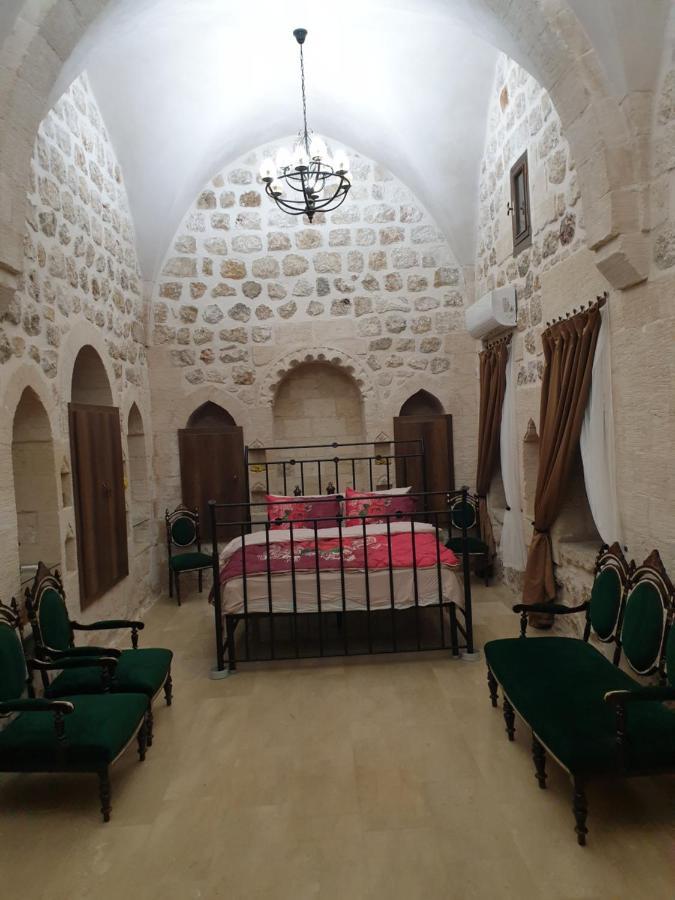 Mardin Tarihi Ulu Cami Yani, Tarihi Konak Esterno foto