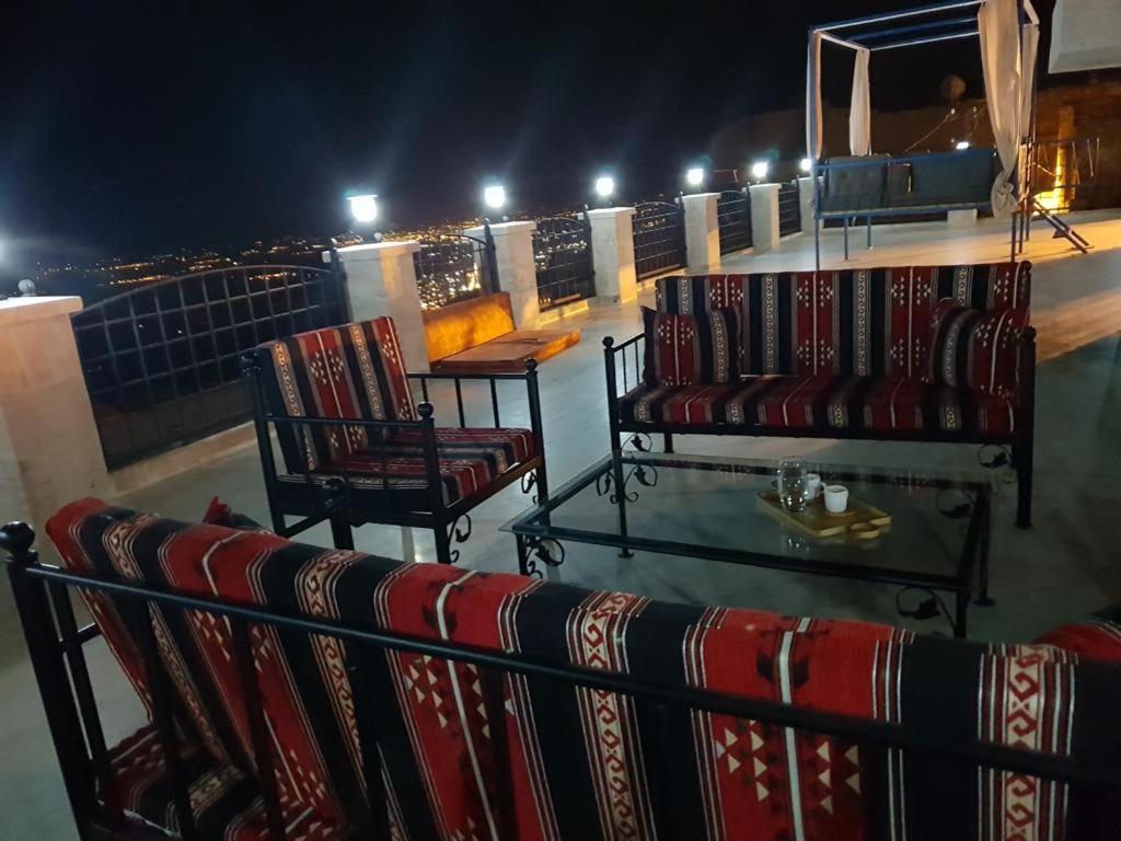 Mardin Tarihi Ulu Cami Yani, Tarihi Konak Esterno foto
