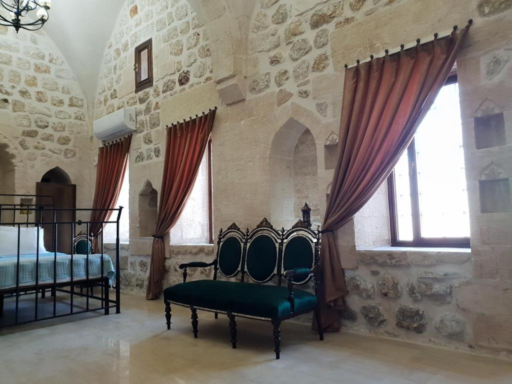 Mardin Tarihi Ulu Cami Yani, Tarihi Konak Esterno foto