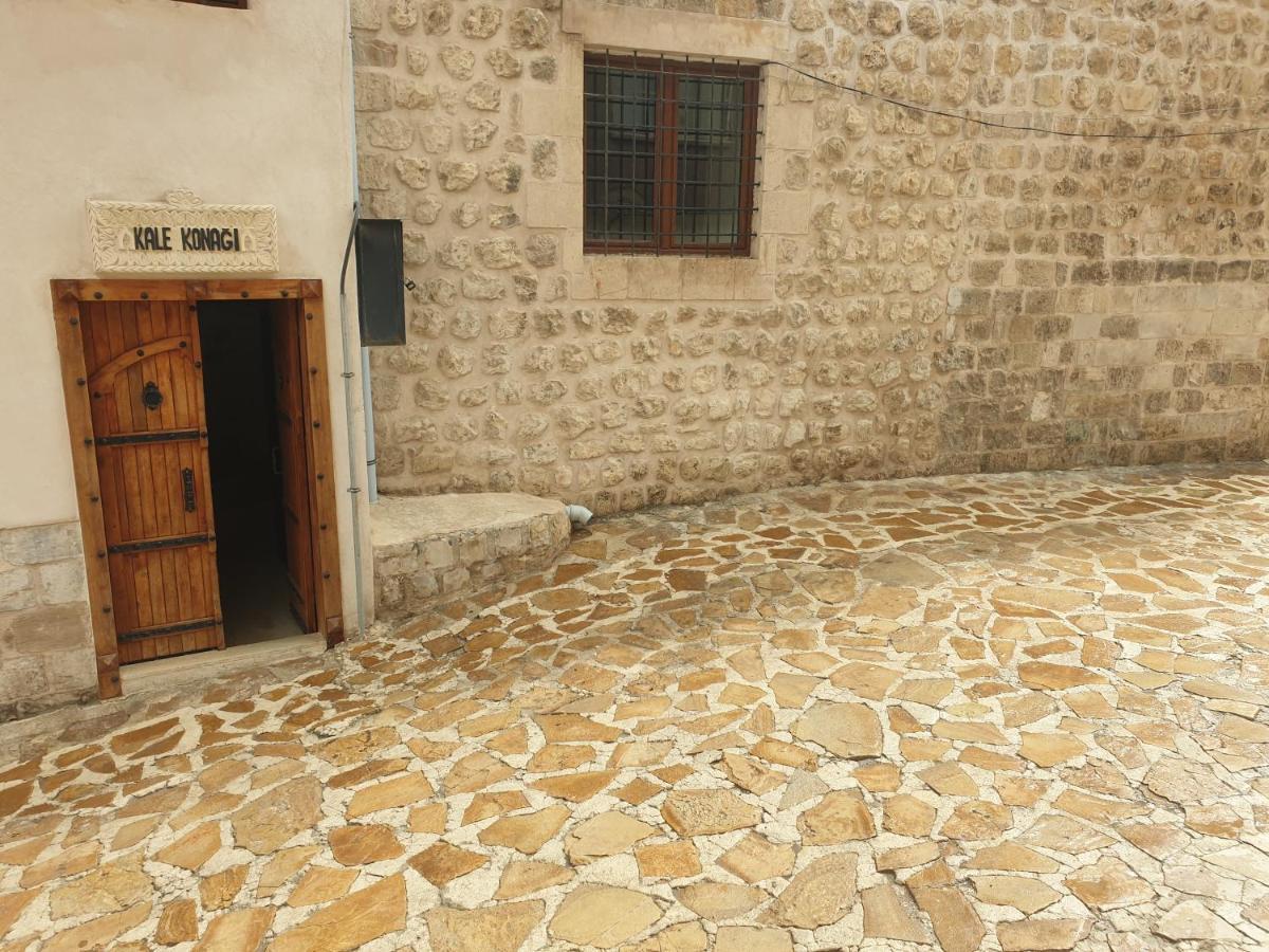 Mardin Tarihi Ulu Cami Yani, Tarihi Konak Esterno foto