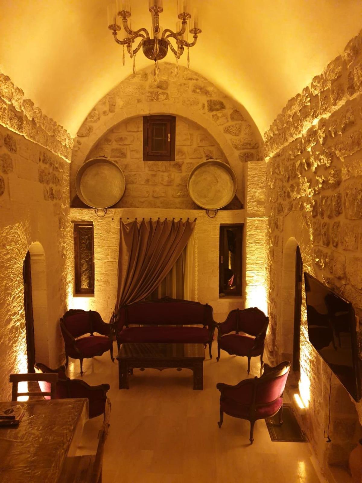 Mardin Tarihi Ulu Cami Yani, Tarihi Konak Esterno foto