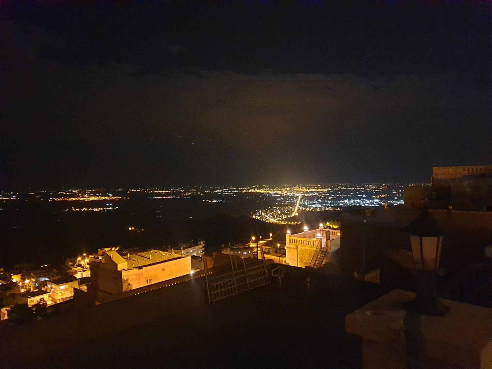 Mardin Tarihi Ulu Cami Yani, Tarihi Konak Esterno foto